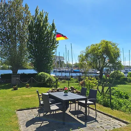 Ufergarten - Traumhafte Auf Privatem Wassergrundstueck Lejlighed
